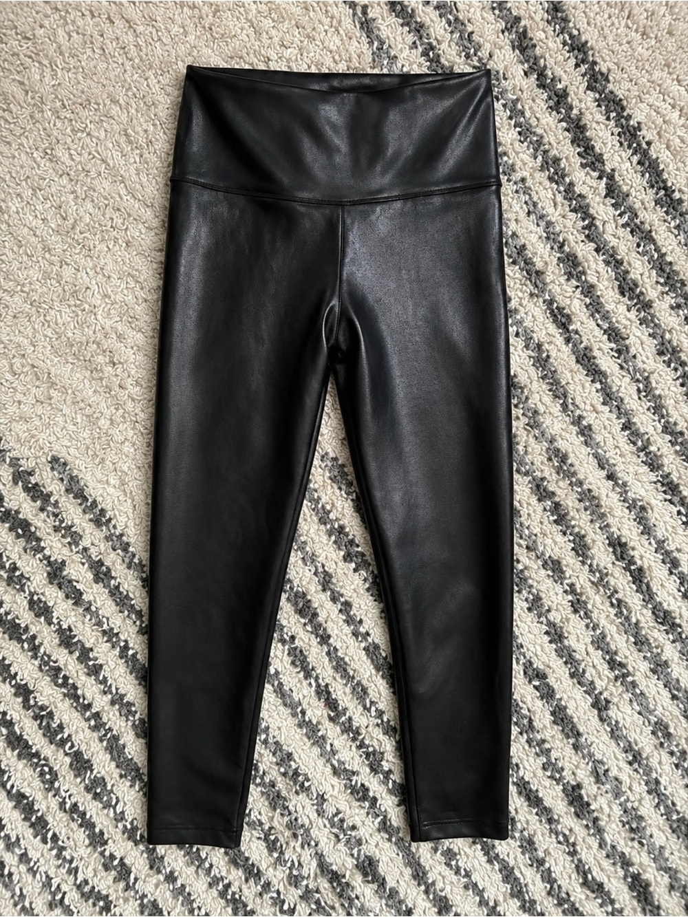 aerie Black Faux Sleek speckled fabric High-Rise Leggings